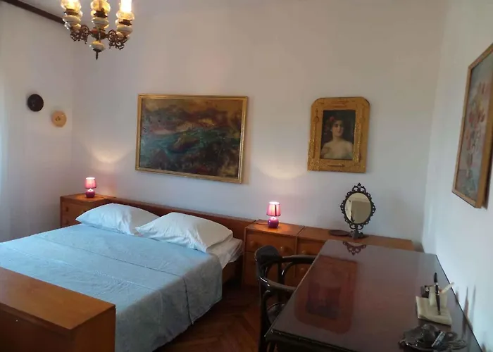 Apartment Villa Paula Near Archaeological Museum 27901 * Pula