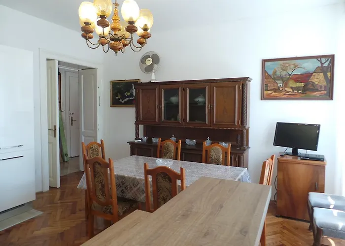 Apartment Villa Paula Near Archaeological Museum 27901 * Pula